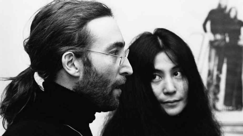 İngiliz sanatçı John Lennon' un Kurduğu Ülke