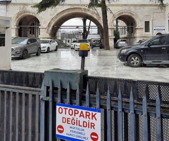 İlber Ortaylı ;